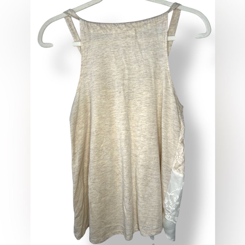 Lace Button-Down Tank Top - Picture 2 of 3